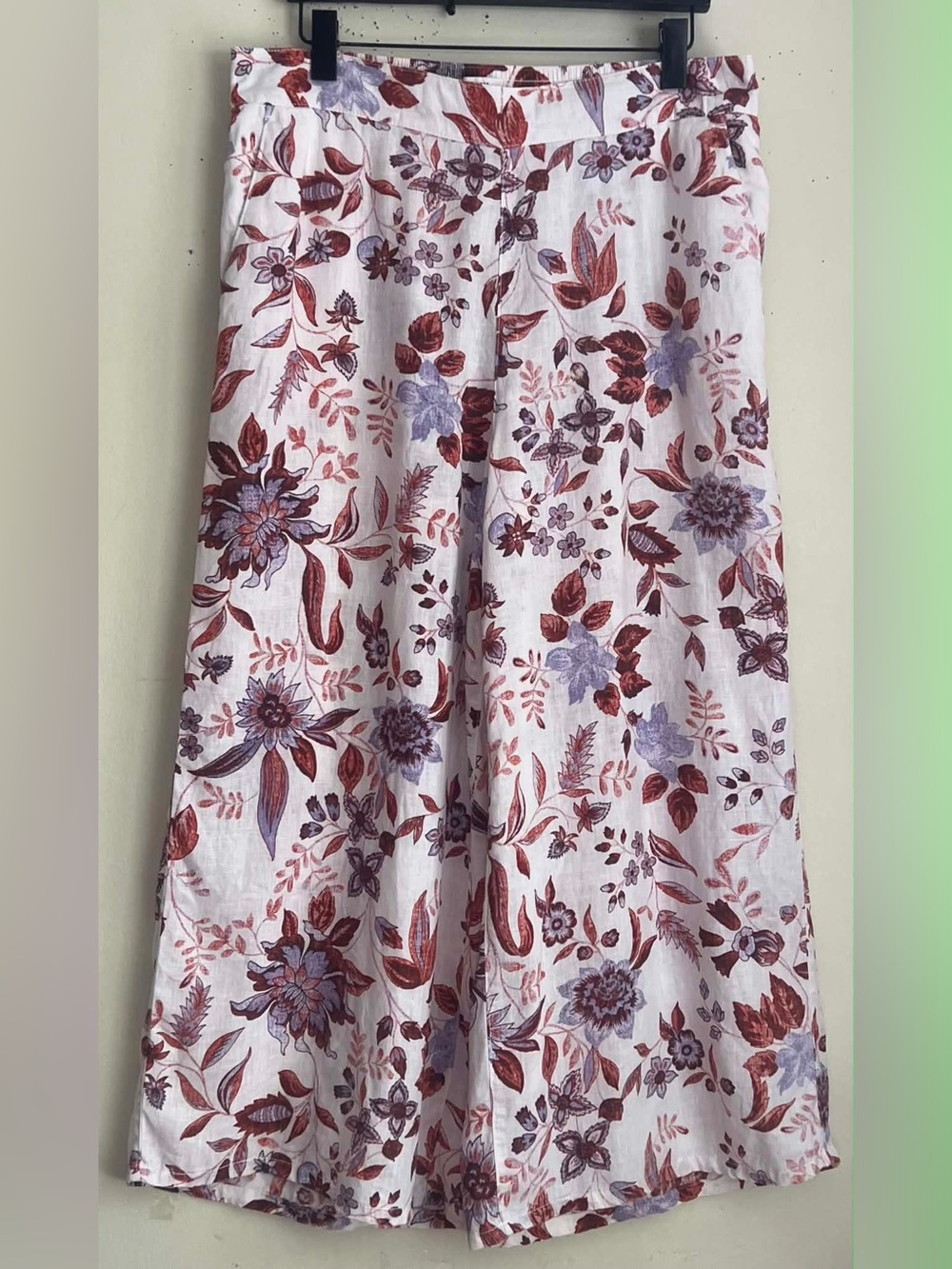 Rachel Zoe White Wide-Leg Floral Pants with Rust and Lavender Accents